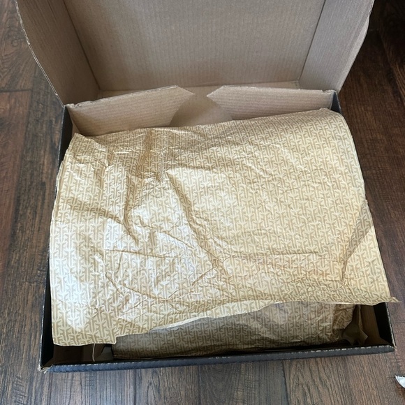 Frye | The Veronica Short Boot - Picture 9 of 10